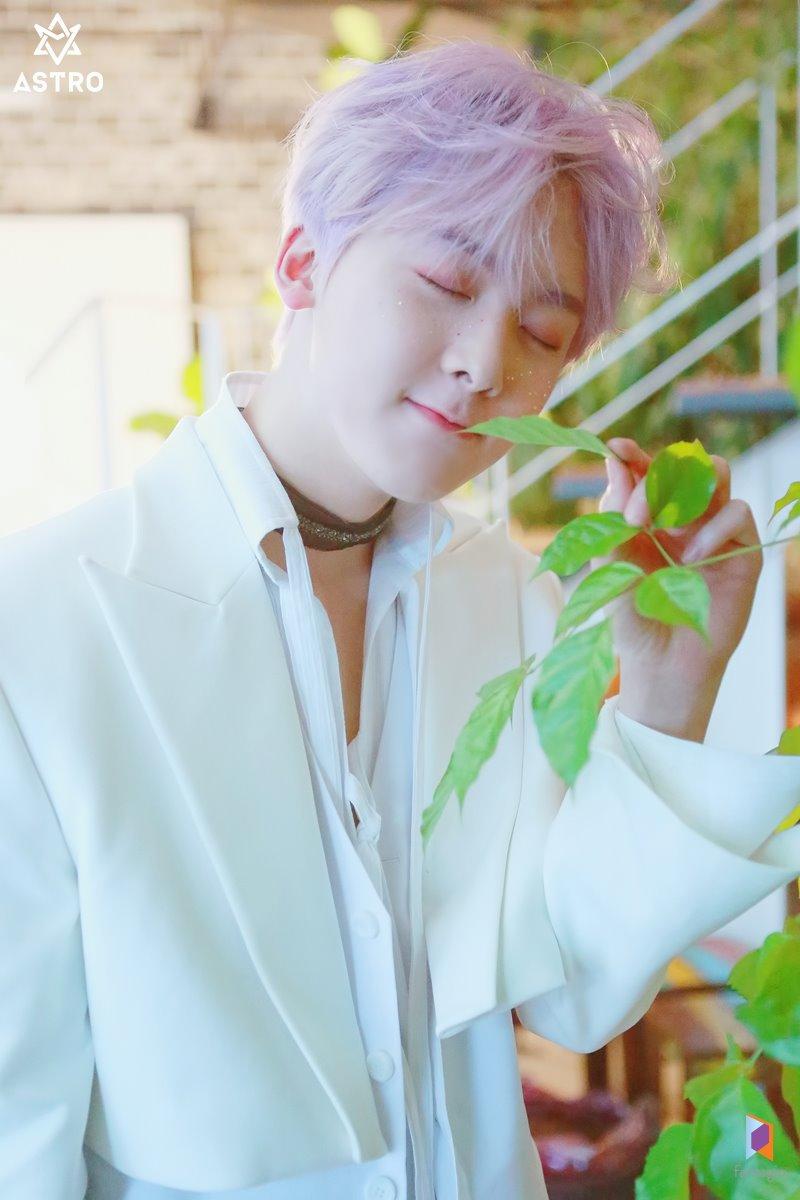 Official ASTRO 아스트로 ✈ 1st Full Album All Light