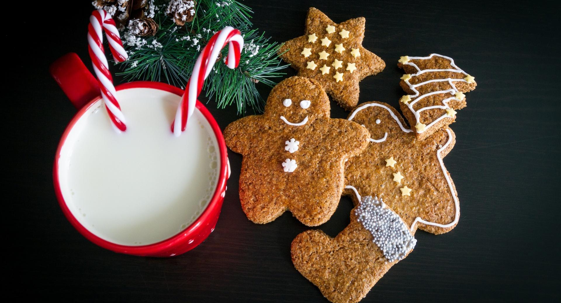 Christmas Cookies and Milk for Santa Claus Wallpaper HD Download