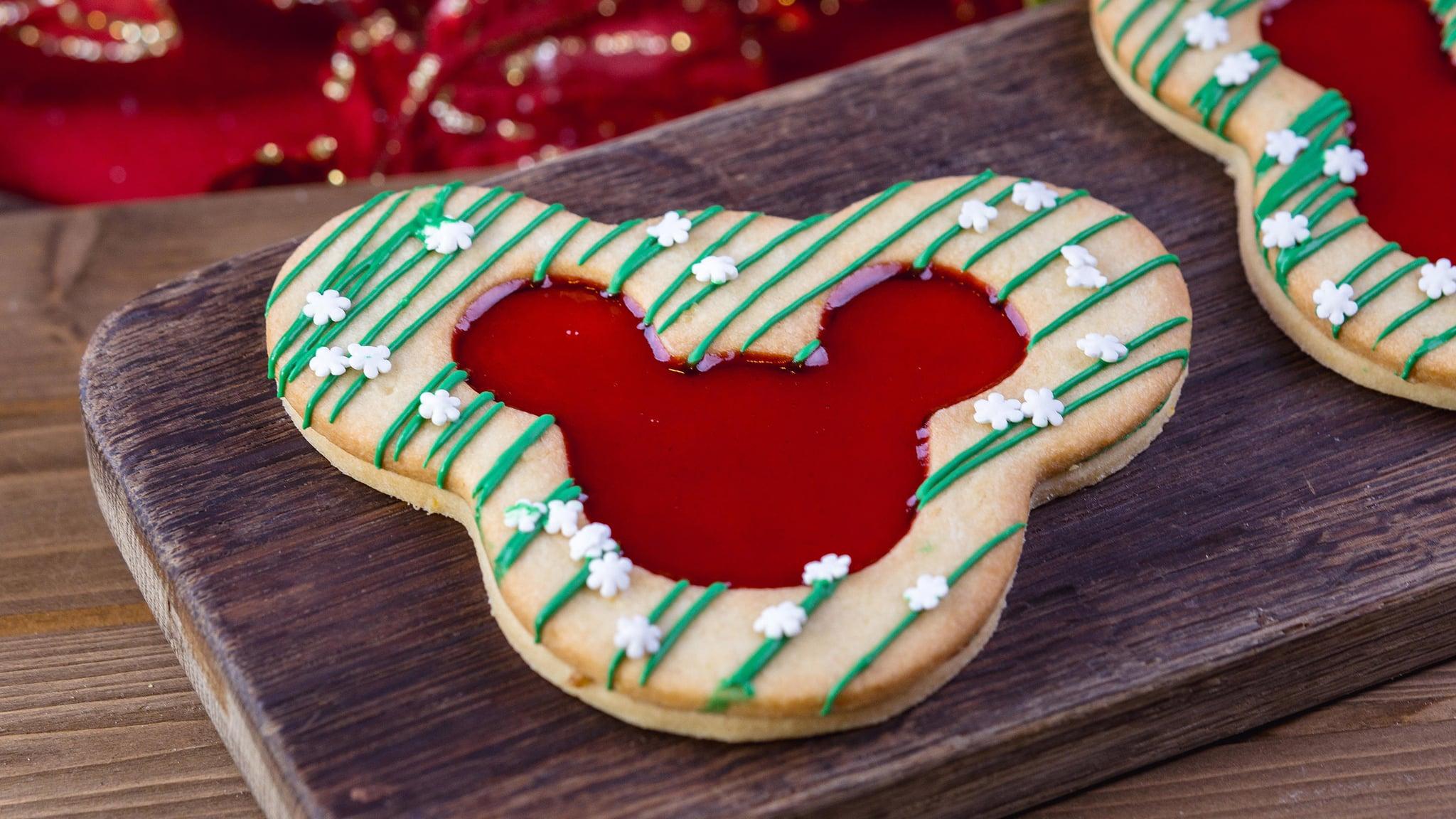 Holiday Linzer Cookie. Sorry, Santa, but Disneyland's 2018