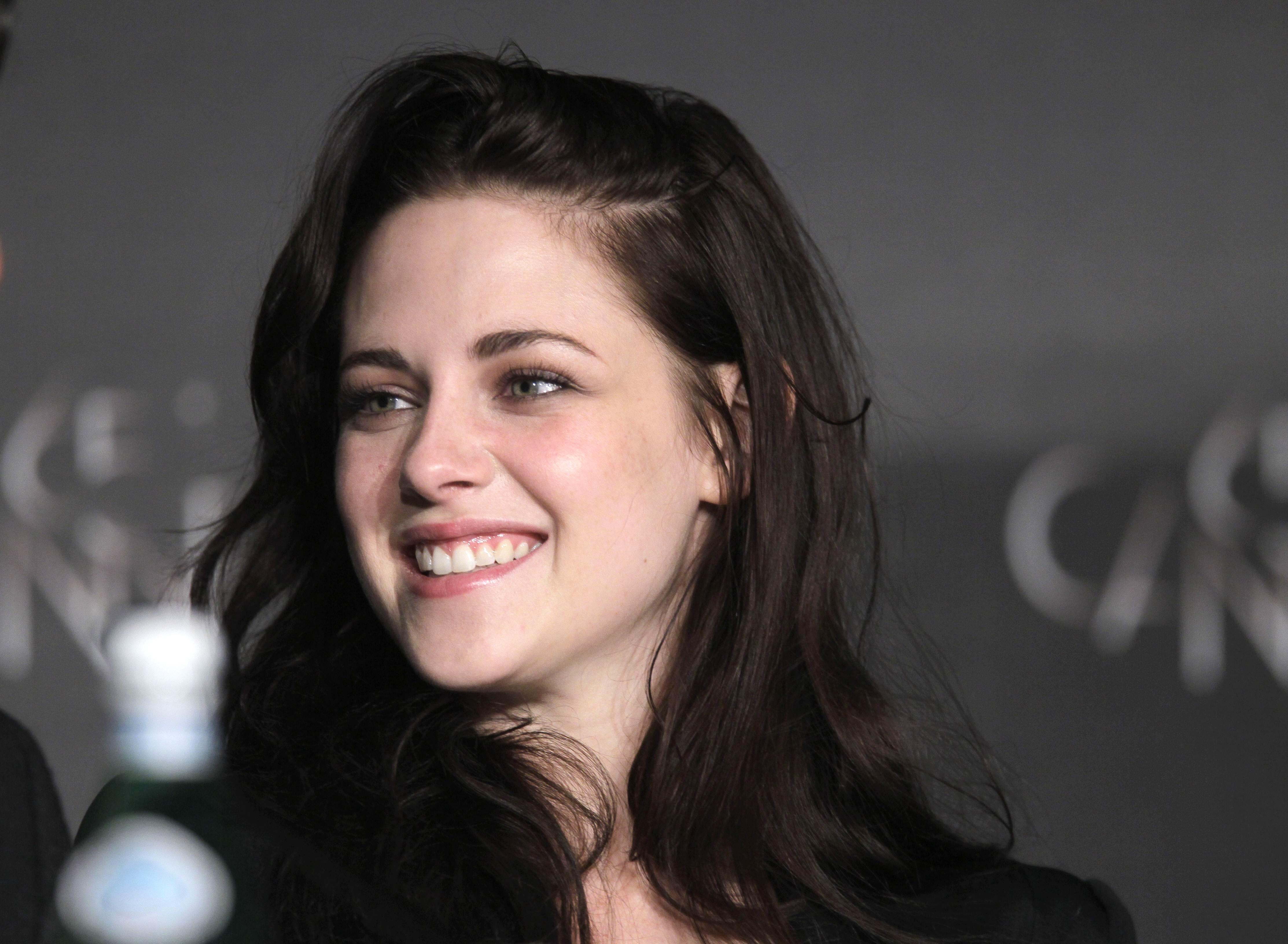 Kristen Stewart HD Wallpaper
