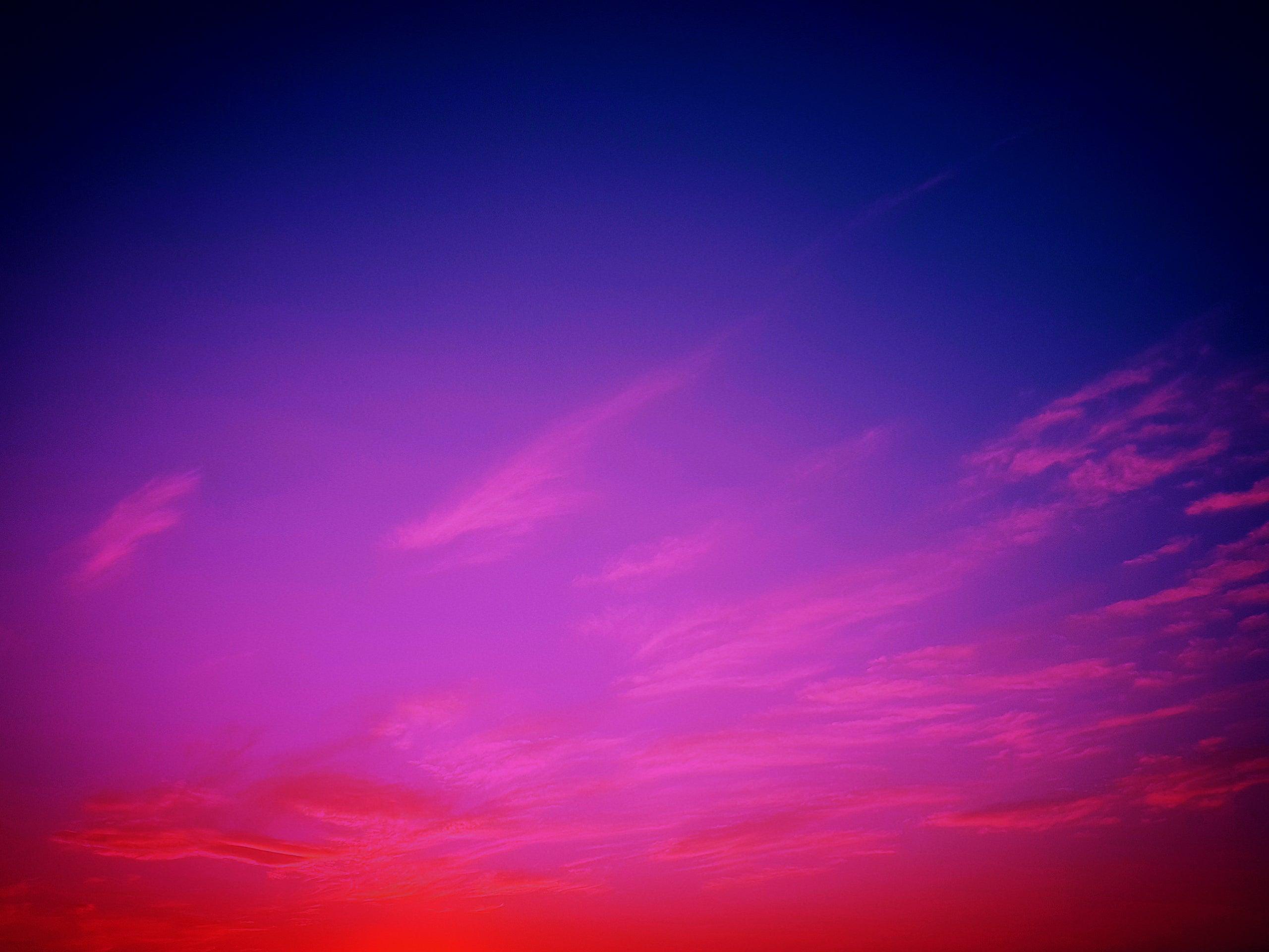 Фиолетовый градиент небо