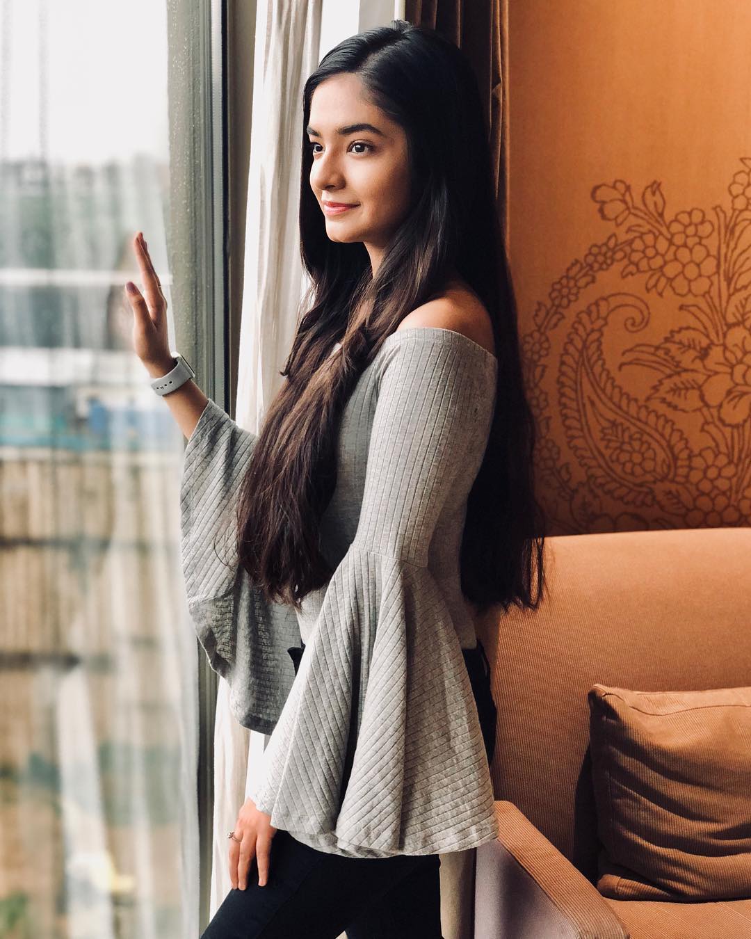 Anushka Sen New HD Photo Sen Photo Downloading