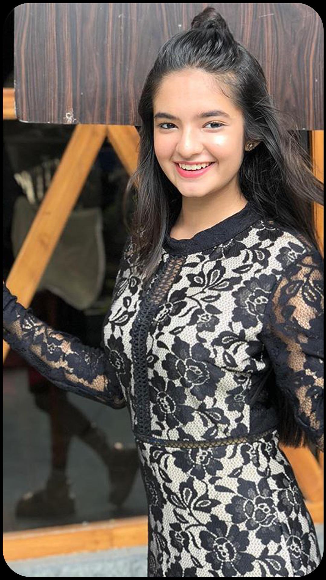anushka sen night dress