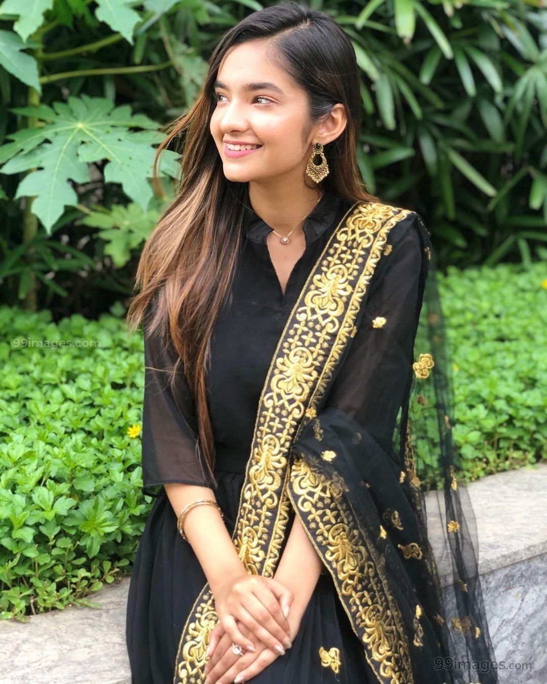 Anushka Sen Hot HD Photo & Wallpaper for mobile 1080p