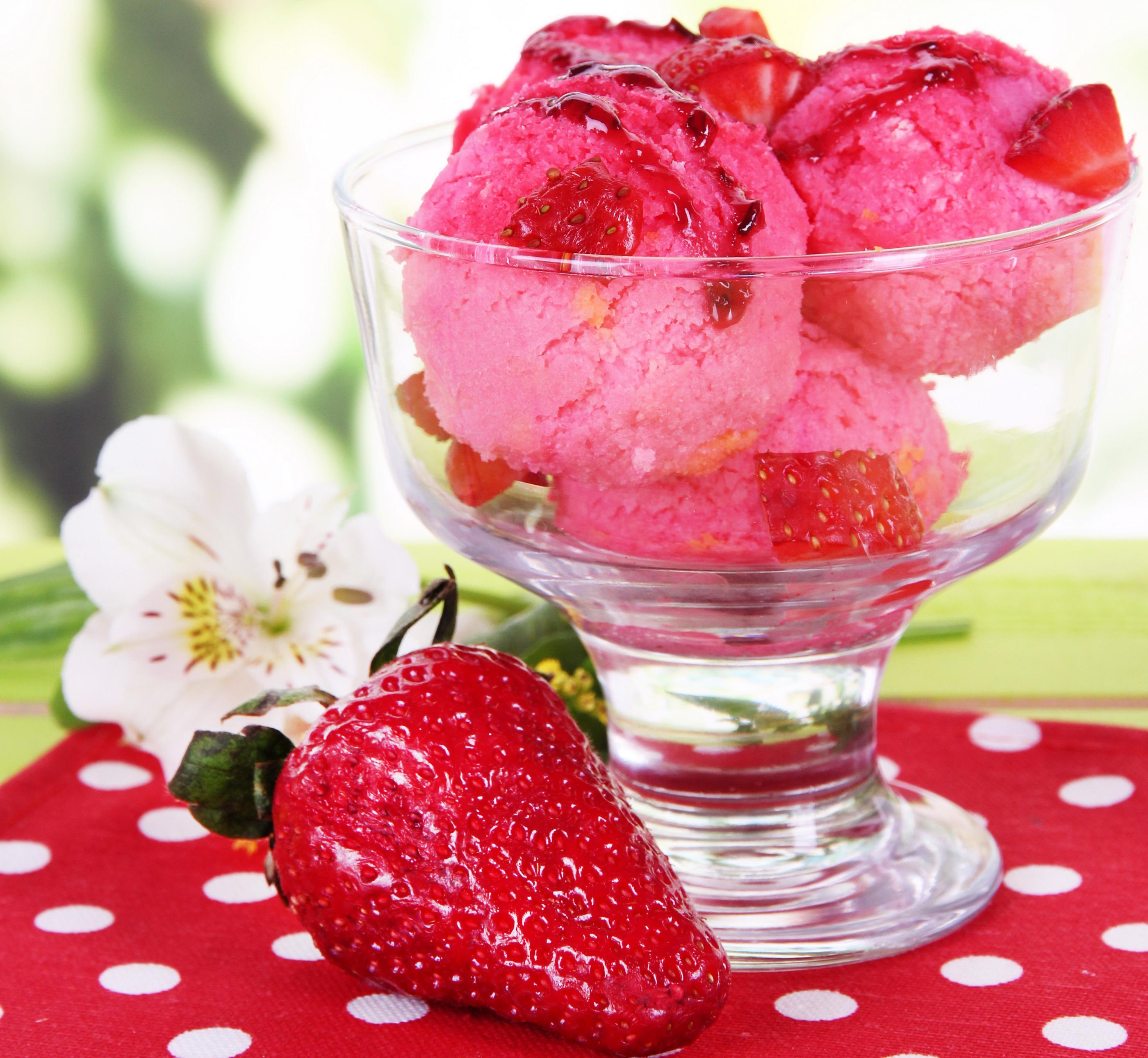 Wallpaper Ice cream Strawberry Food Sweets 2800x2580