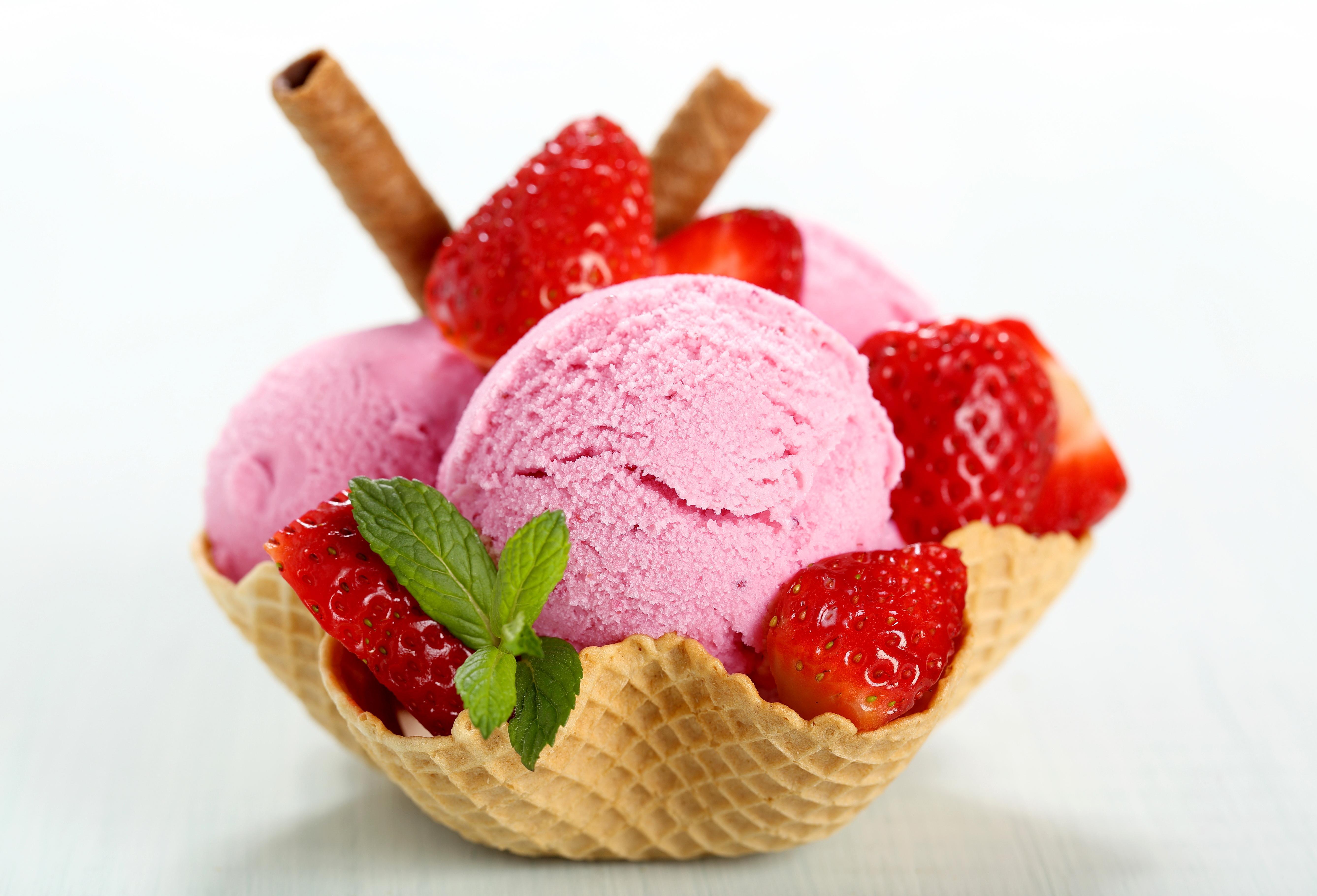 Free download Strawberry Ice Cream Desktop Background