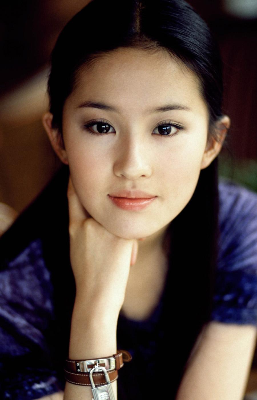 Liu Yifei Chinese Actress HD wallpaper