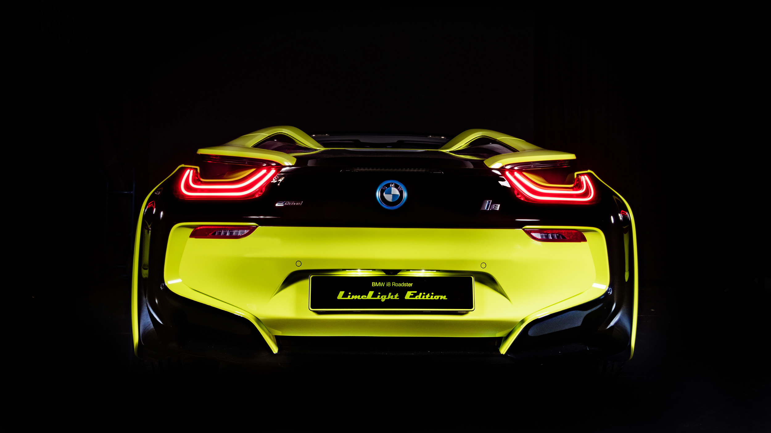 BMW i8 Roadster LimeLight Edition Photo Gallery