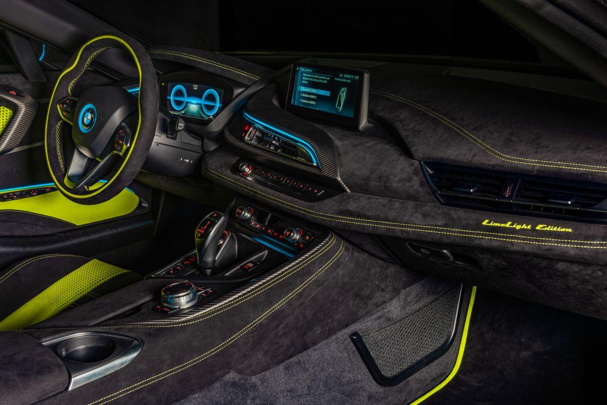 FormaCar: Alcantara launches the BMW i8 Roadster LimeLight