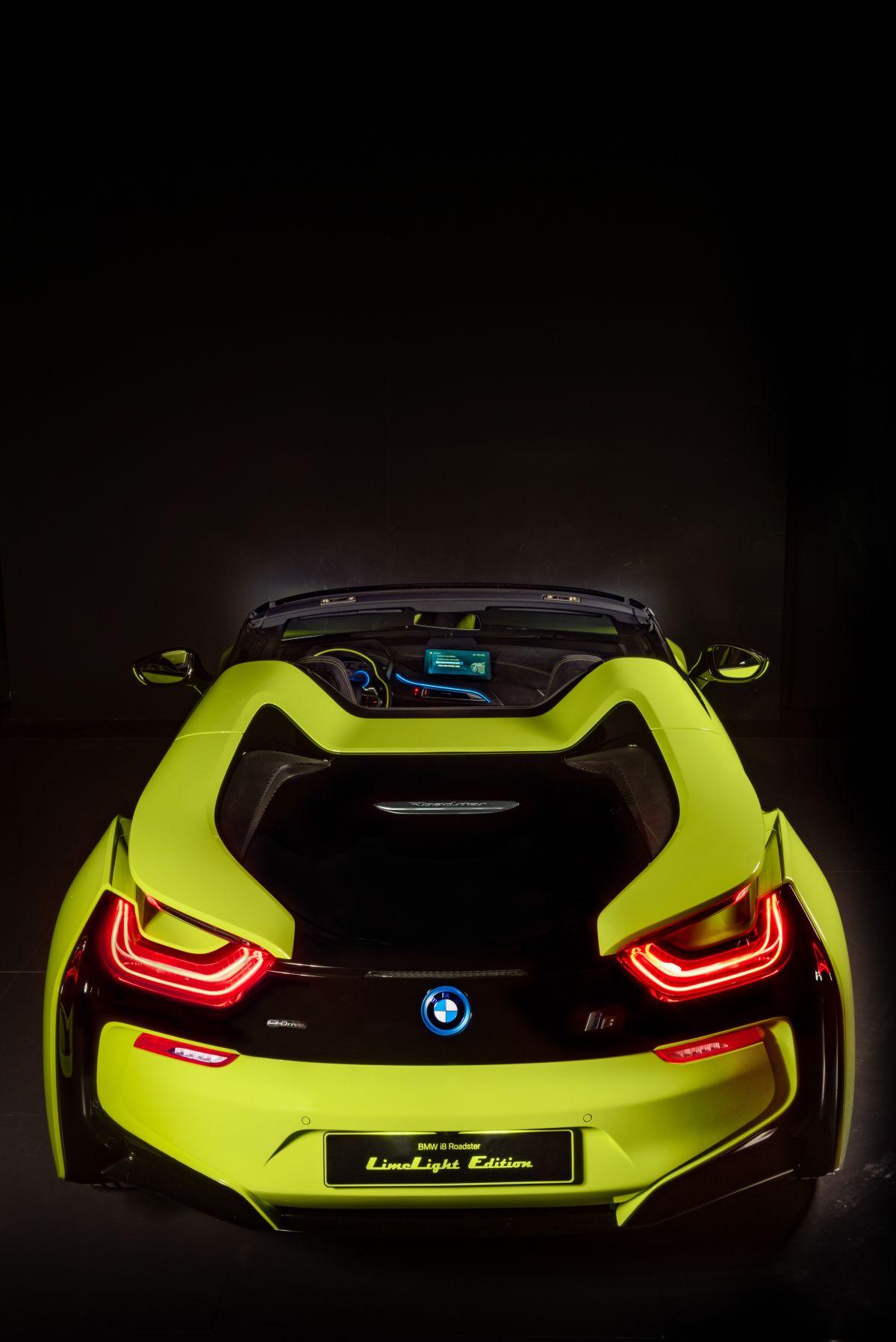 FormaCar: Alcantara launches the BMW i8 Roadster LimeLight