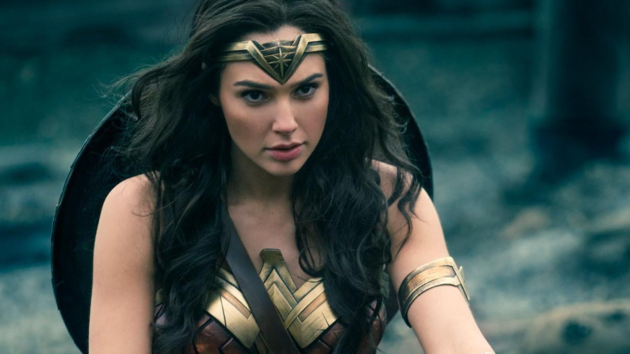 Gal Gadot Debuts First Image of Her Wonder Woman 1984 outfit