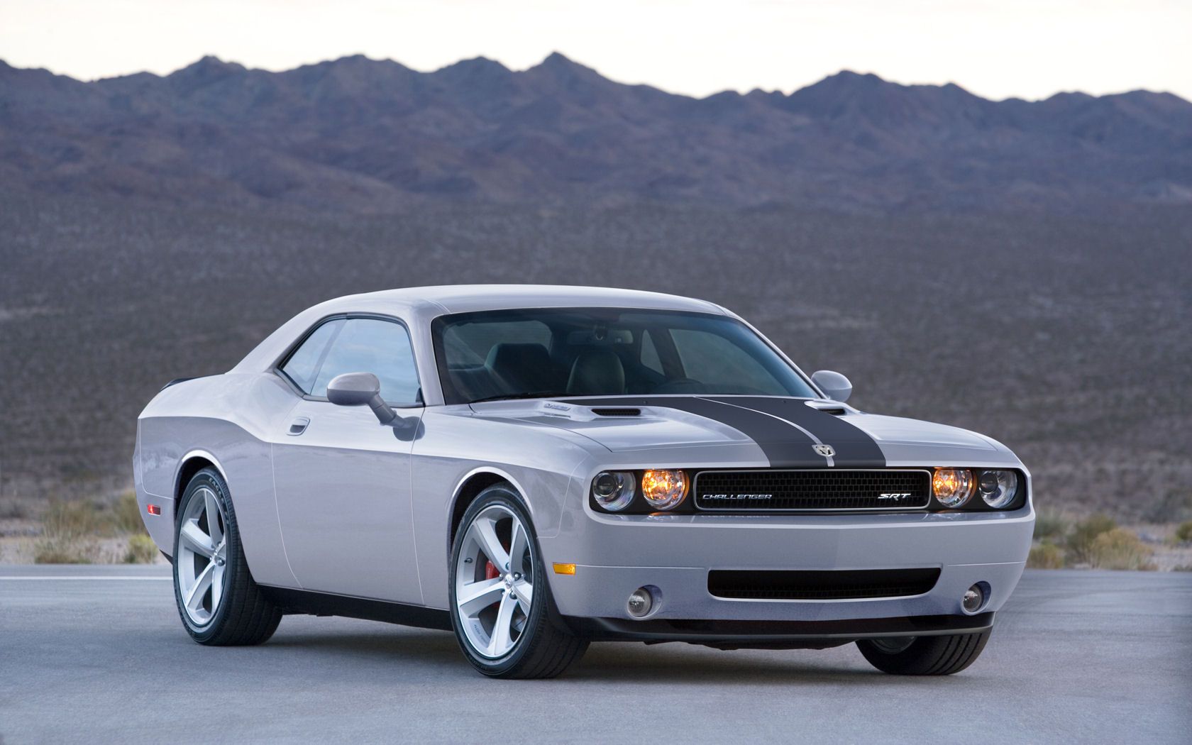 Dodge Challenger SE, R T, SRT8 V8 Hemi Widescreen Wallpaper
