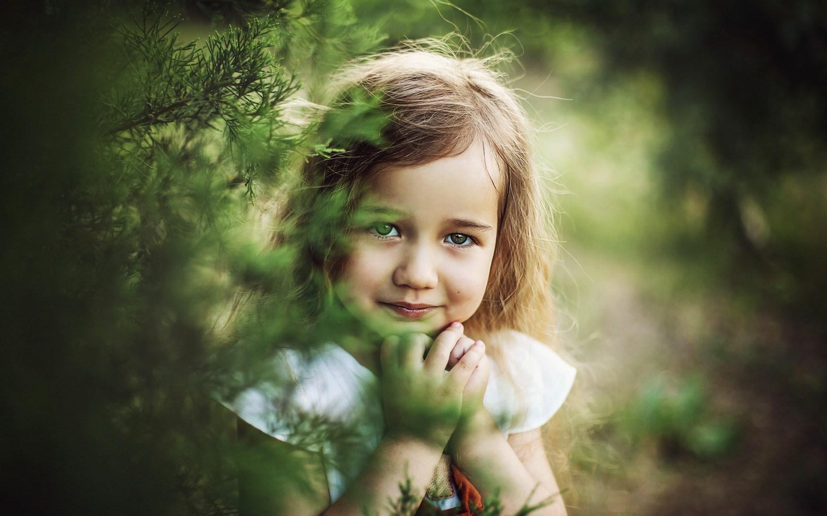 Beautiful Smilling Child Girl Photography Wallpaper. Cute