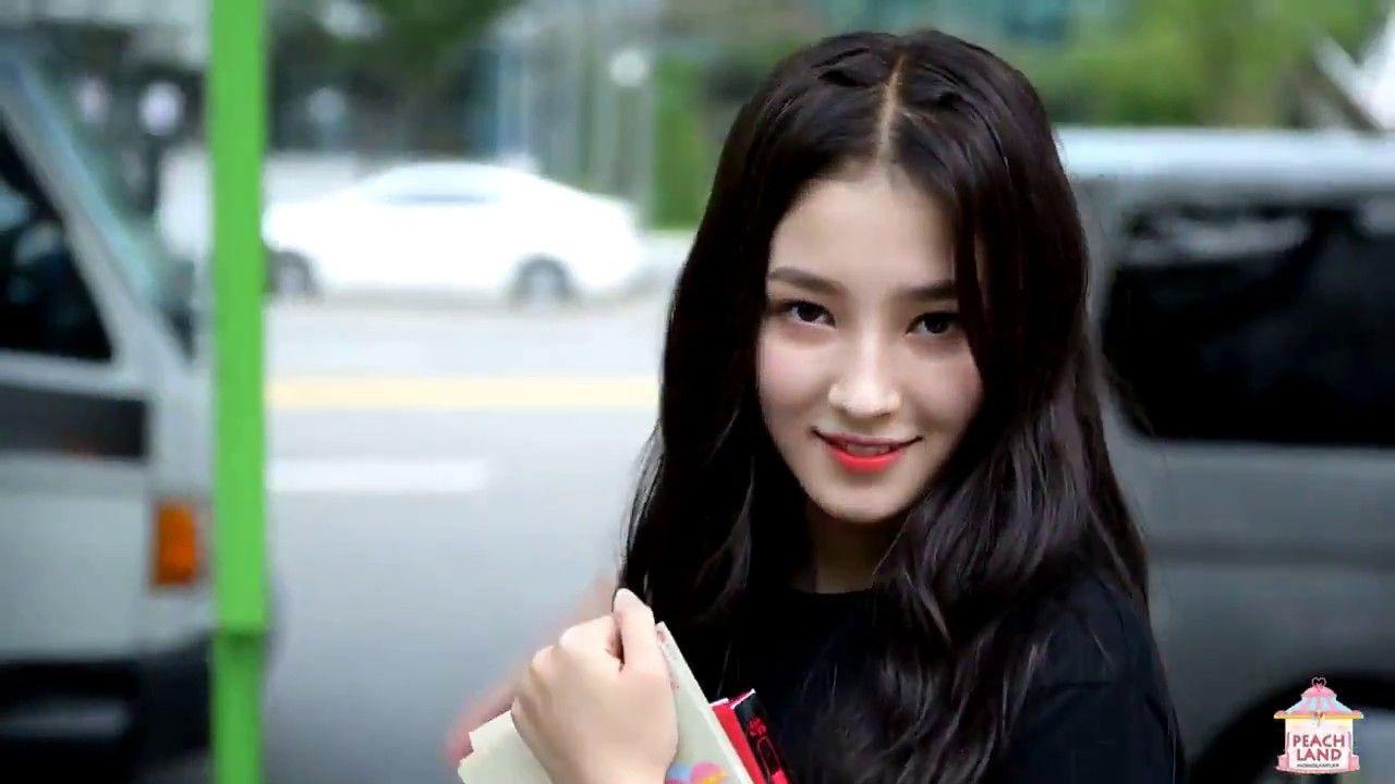 Momoland Nancy Wallpaper