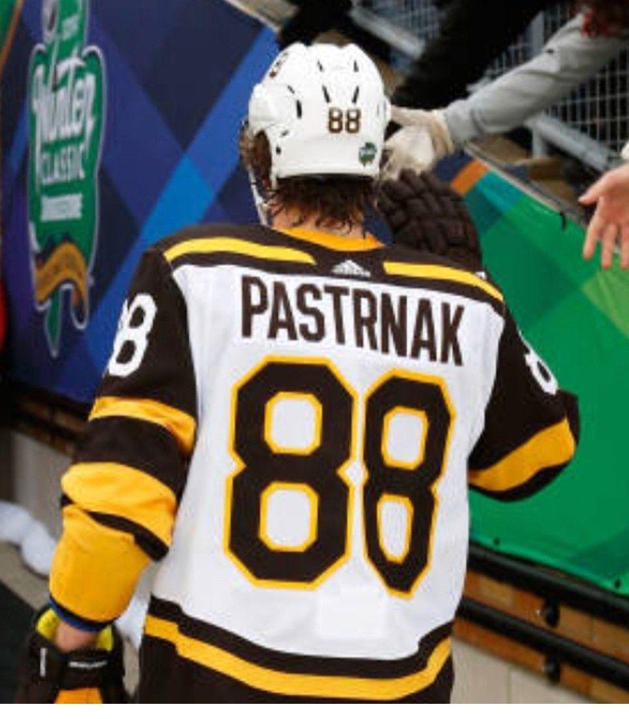 David Pastrnak, 2019 NHL Winter Classic 1 1 2019. Nhl Winter Classic, Boston Bruins Hockey, Boston Bruins