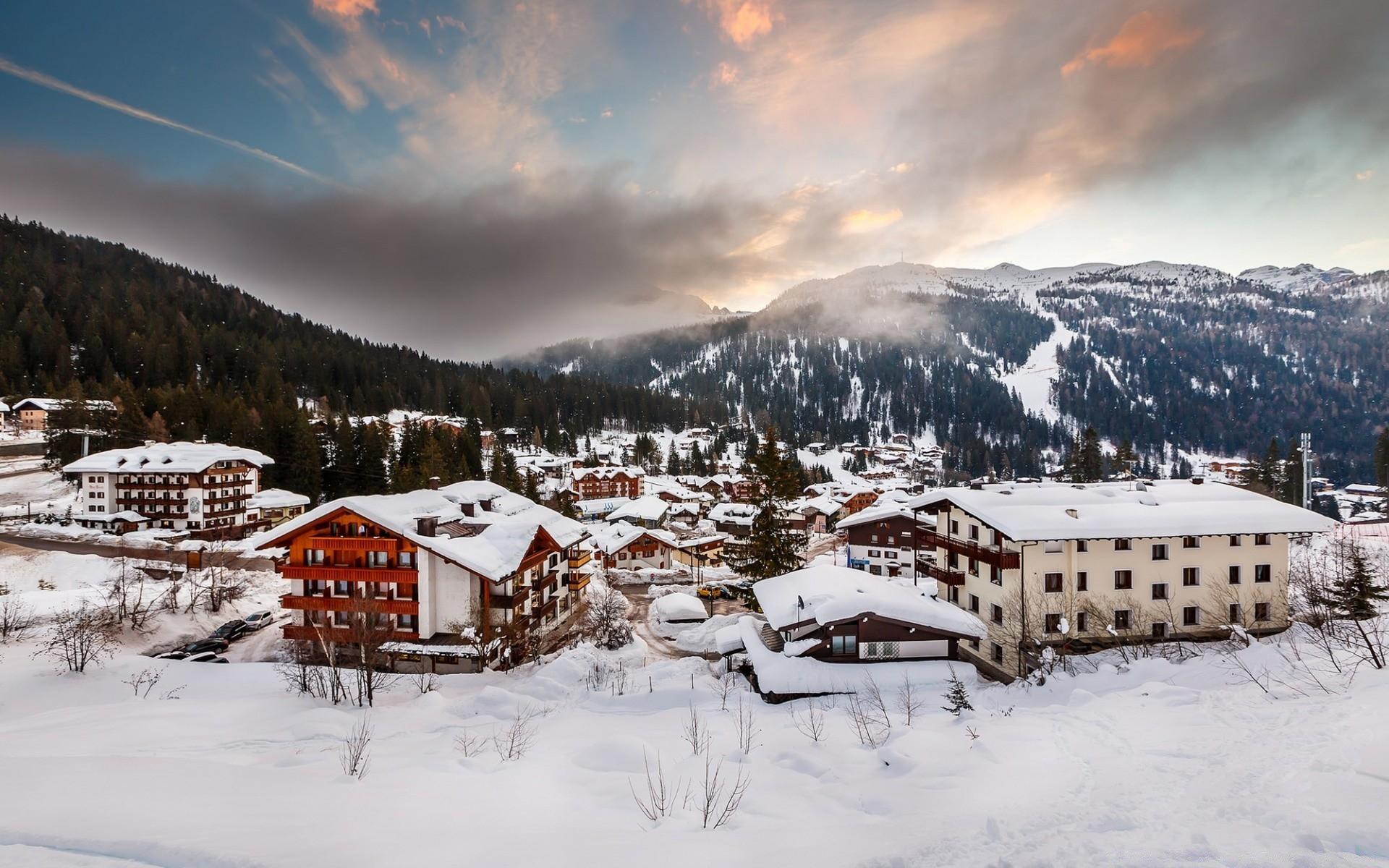 Italia Alps Winter Village