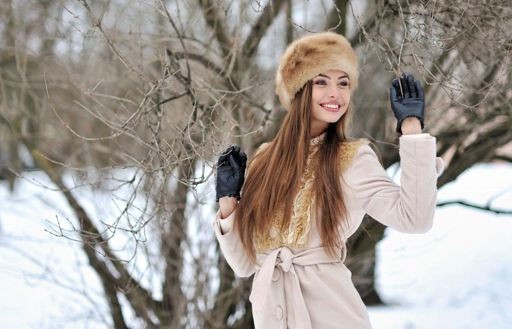 Girl Winter Gloves HD Wallpaper