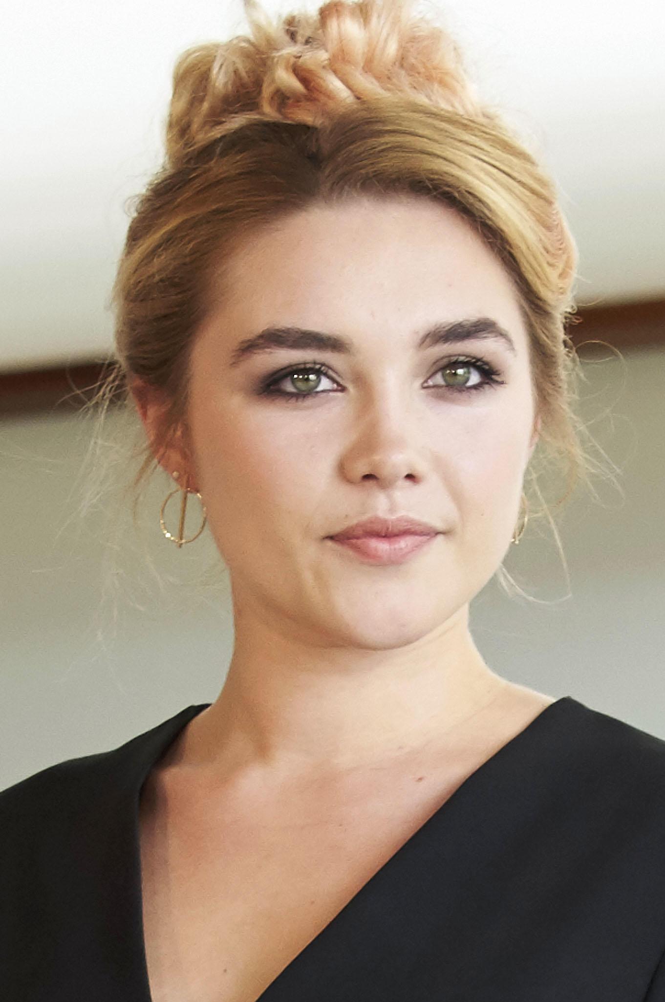 Florence Pugh Pictures and Photos.
