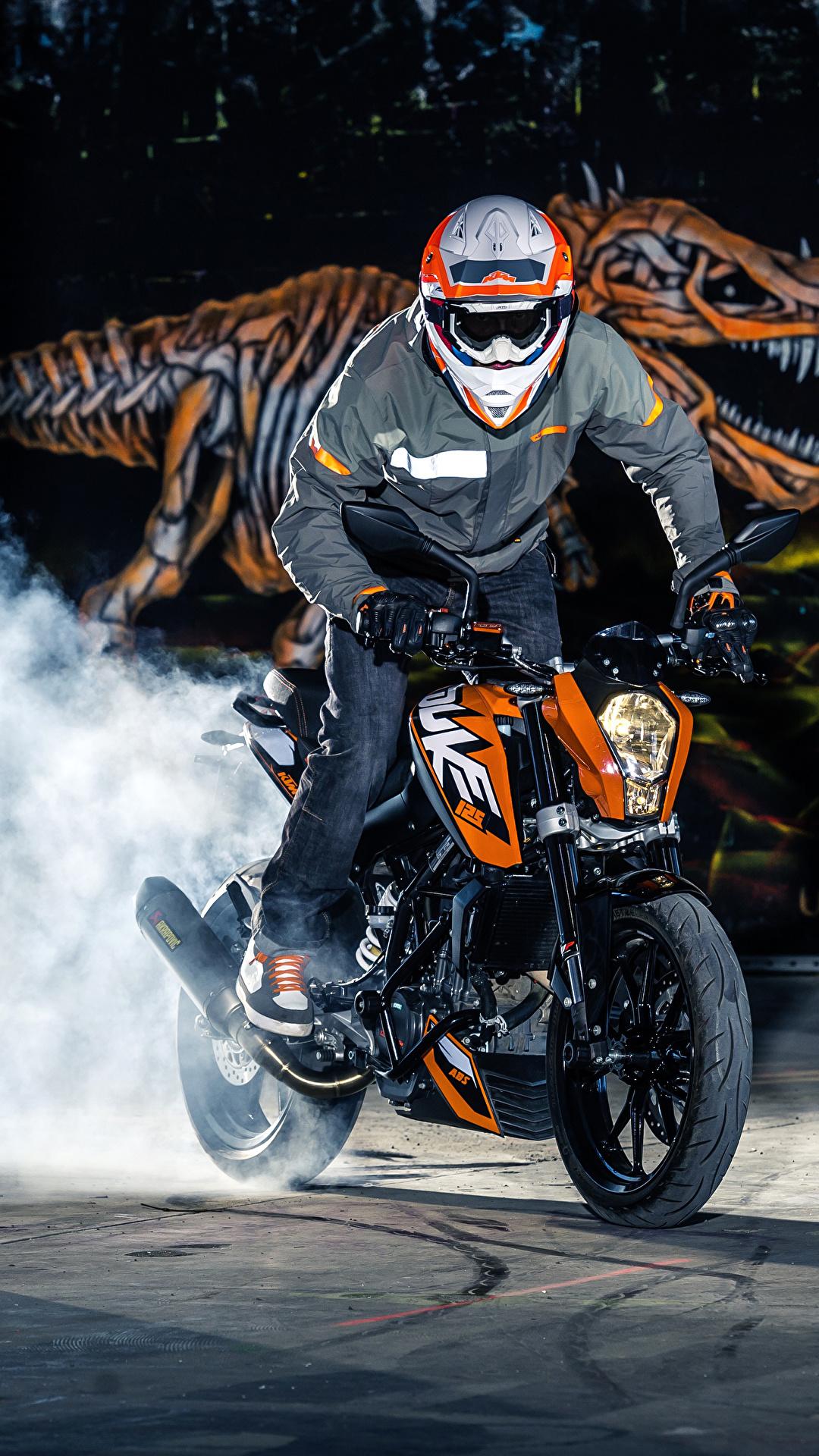 Picture KTM Motorcycles Helmet 2016 125 Duke motorcycle