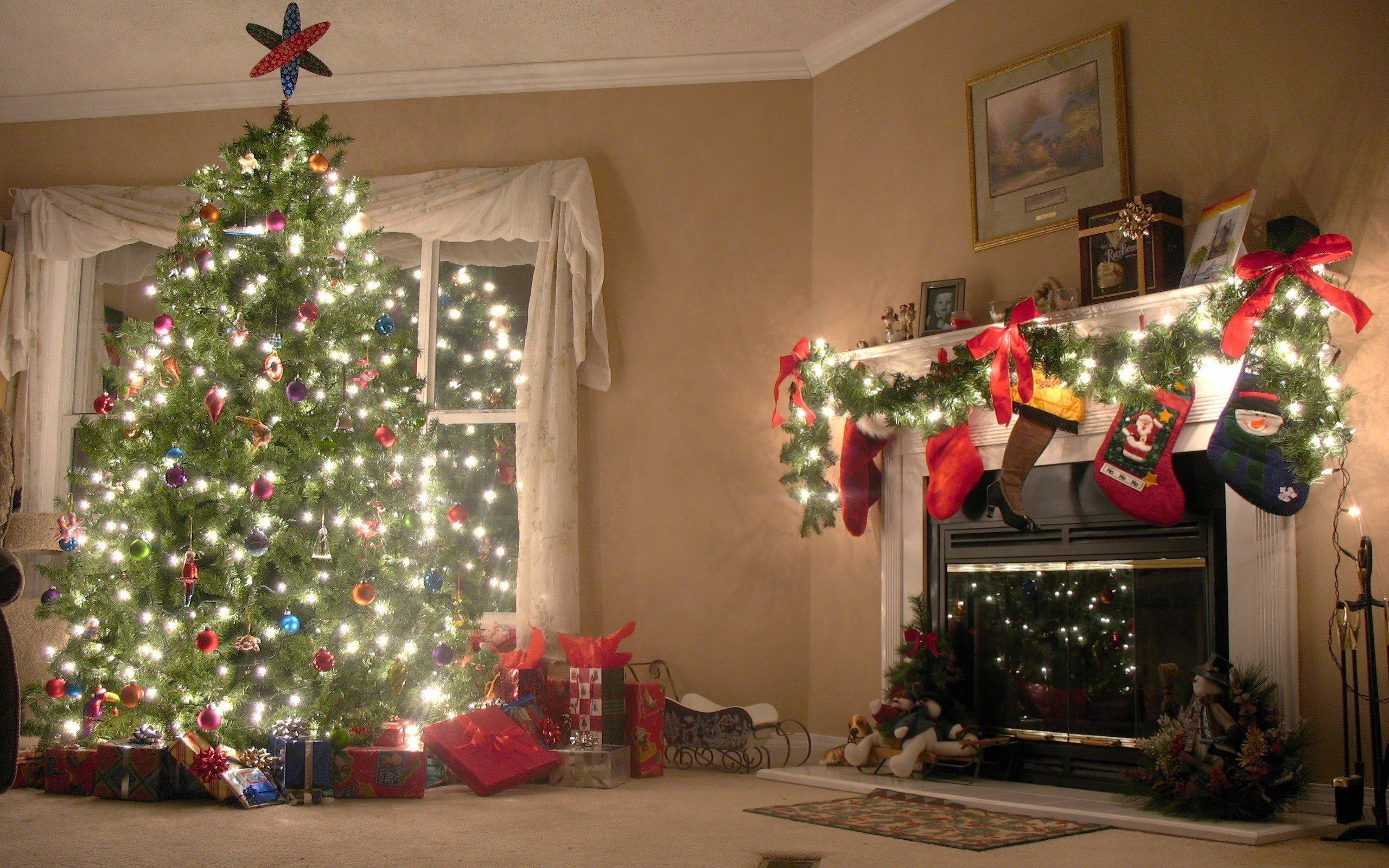 Download wallpaper Christmas tree, Christmas, fire, night