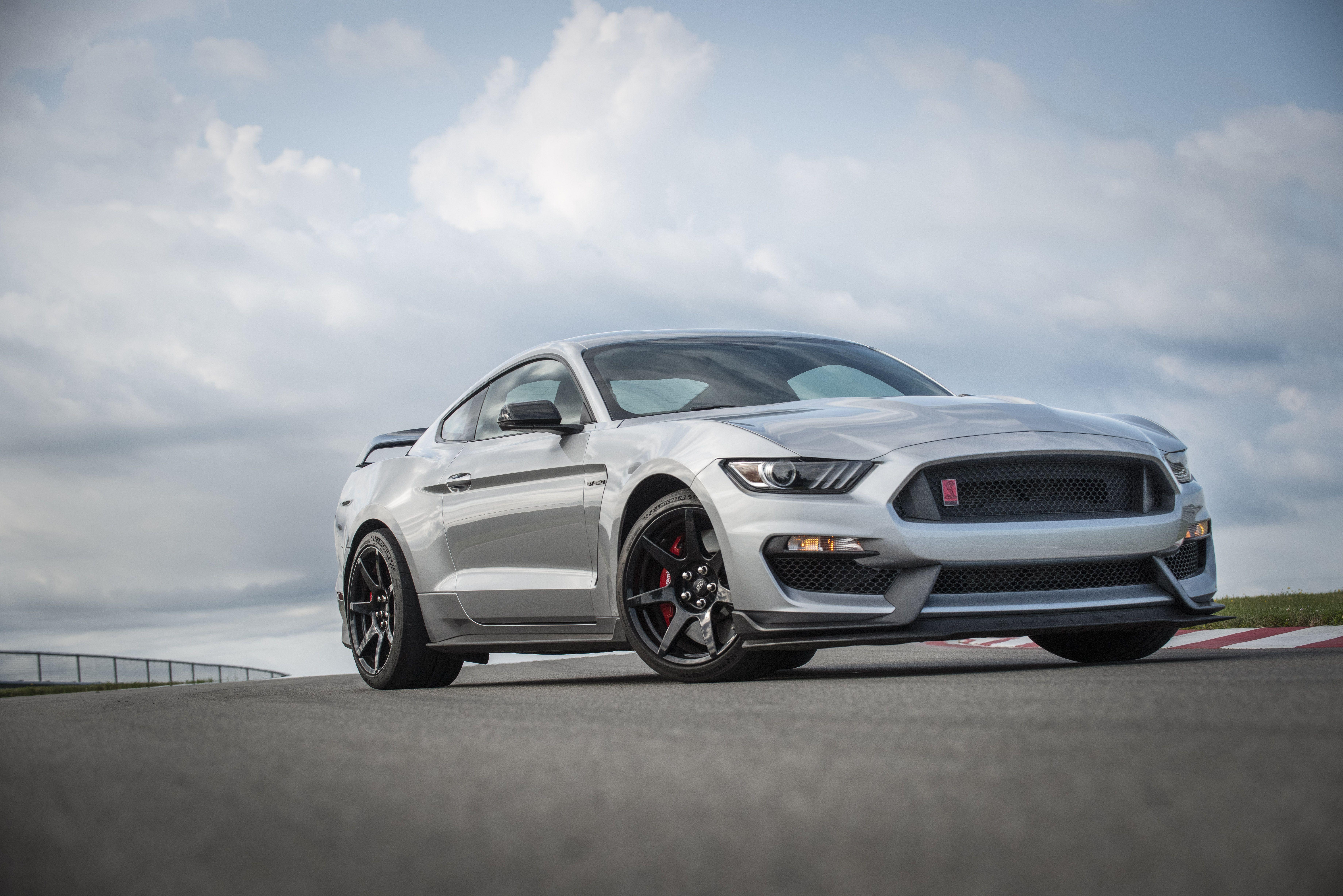 Ford Mustang Shelby GT350R Gets Suspension, Brake