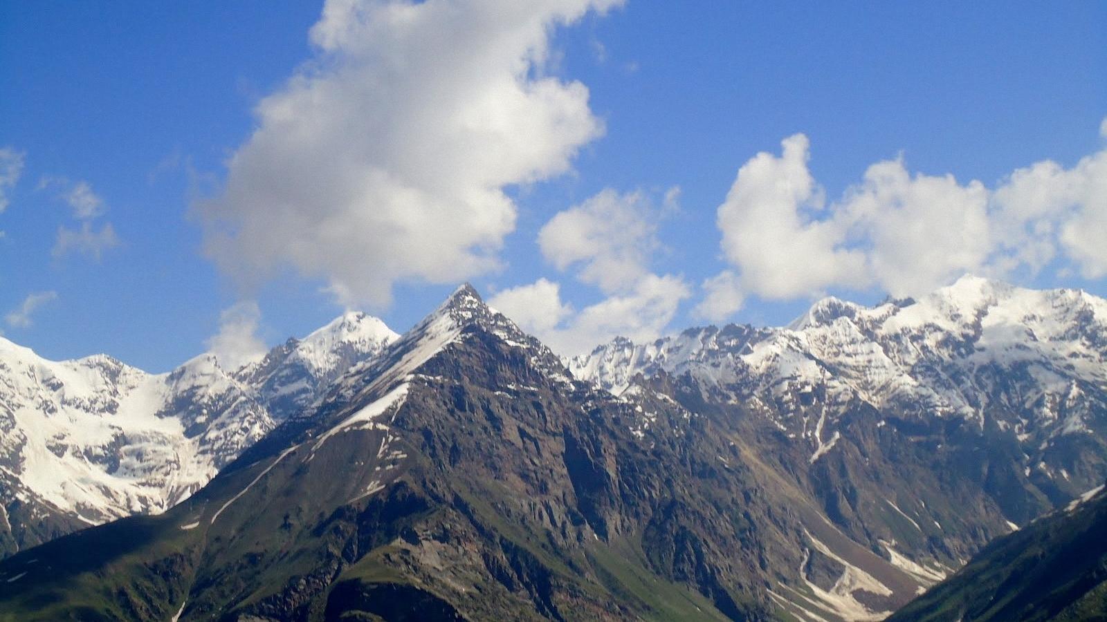 Free download Himalayas mountain range 1600x1200