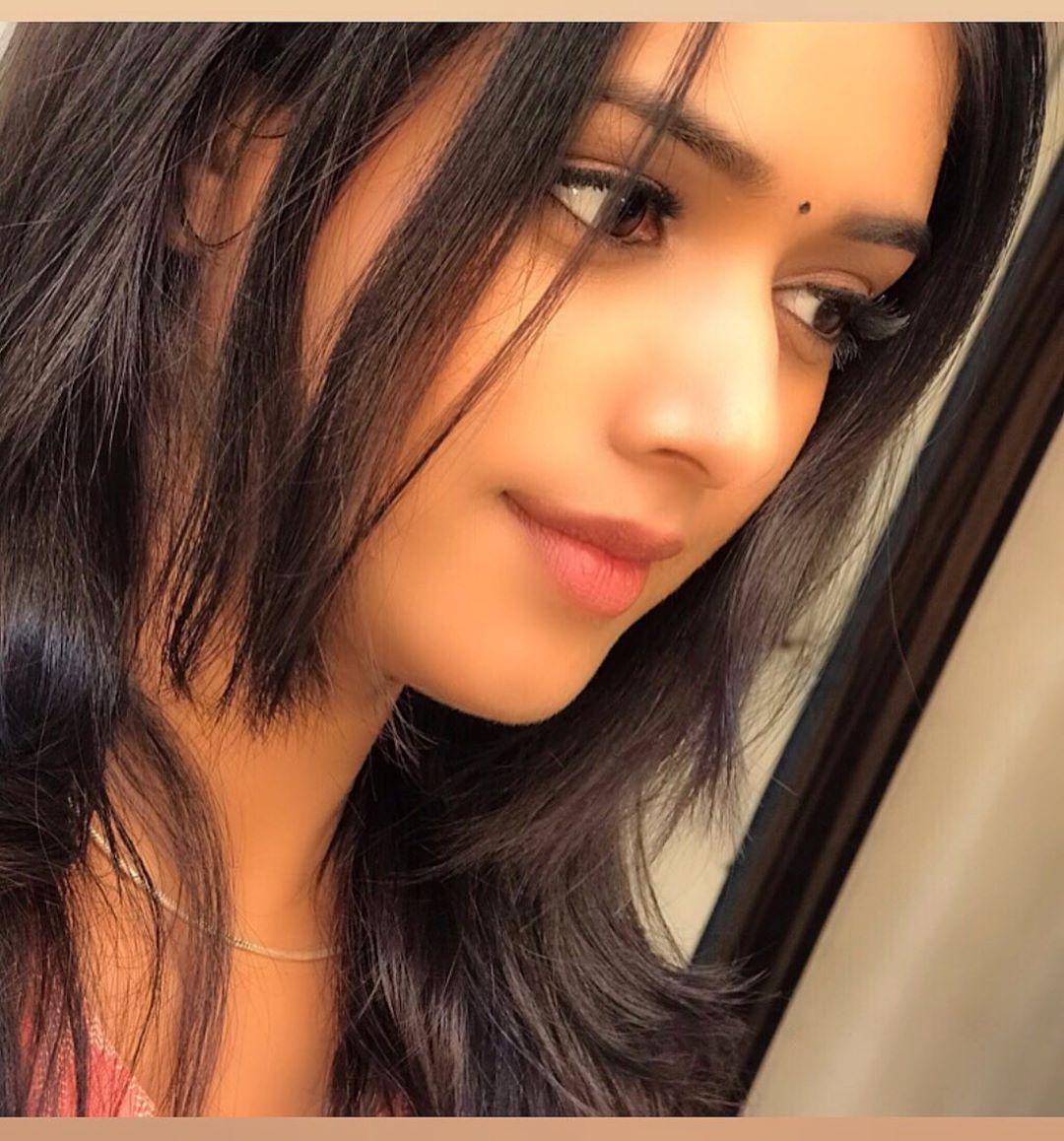 Neha Solanki Image. Download HD Photo, Stills