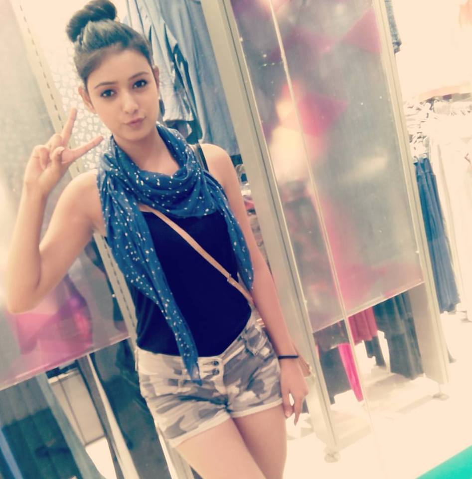 Neha Solanki Wallpaper, Selfie, Image, pic, HD Image