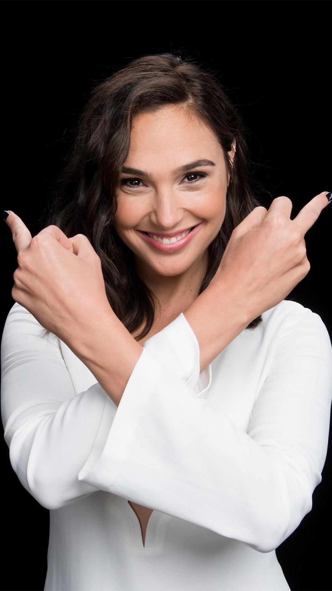 Gal Gadot Wallpaper for Android