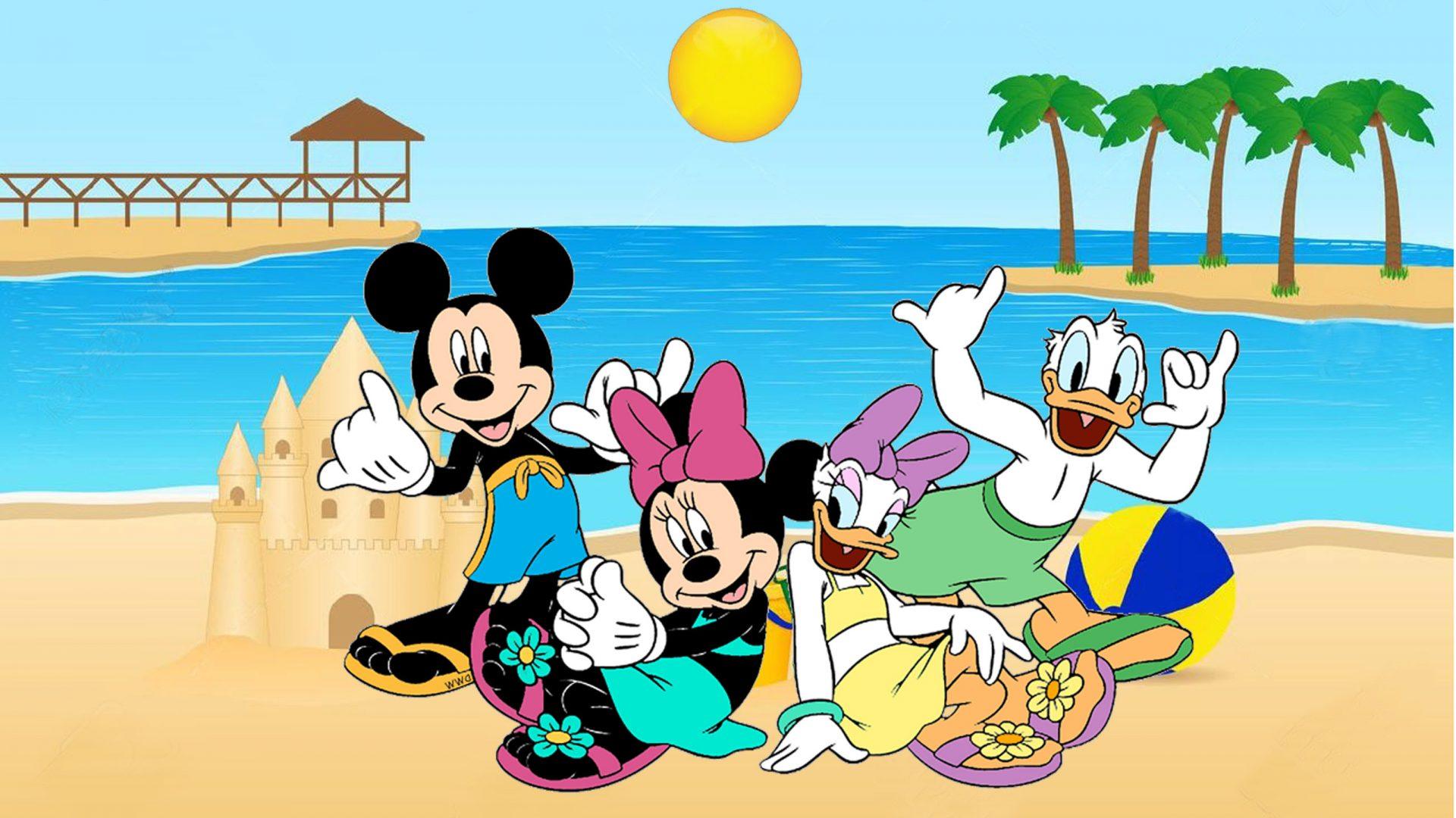 Holiday Along With The Heroes Of Disney Mickey Minnie Donald