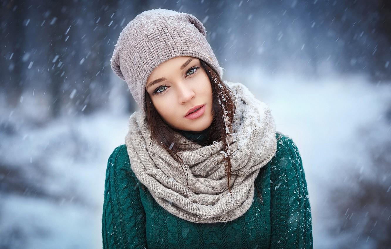 Wallpaper winter, snow, hat, portrait, makeup, scarf