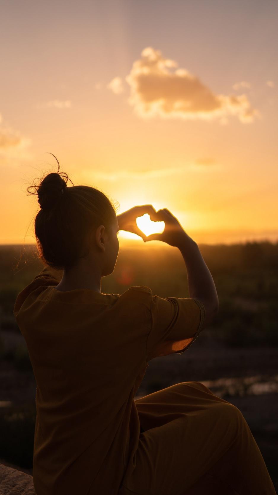 Wallpaper Heart, Sunset, Hands, Girl, Love Pic Of