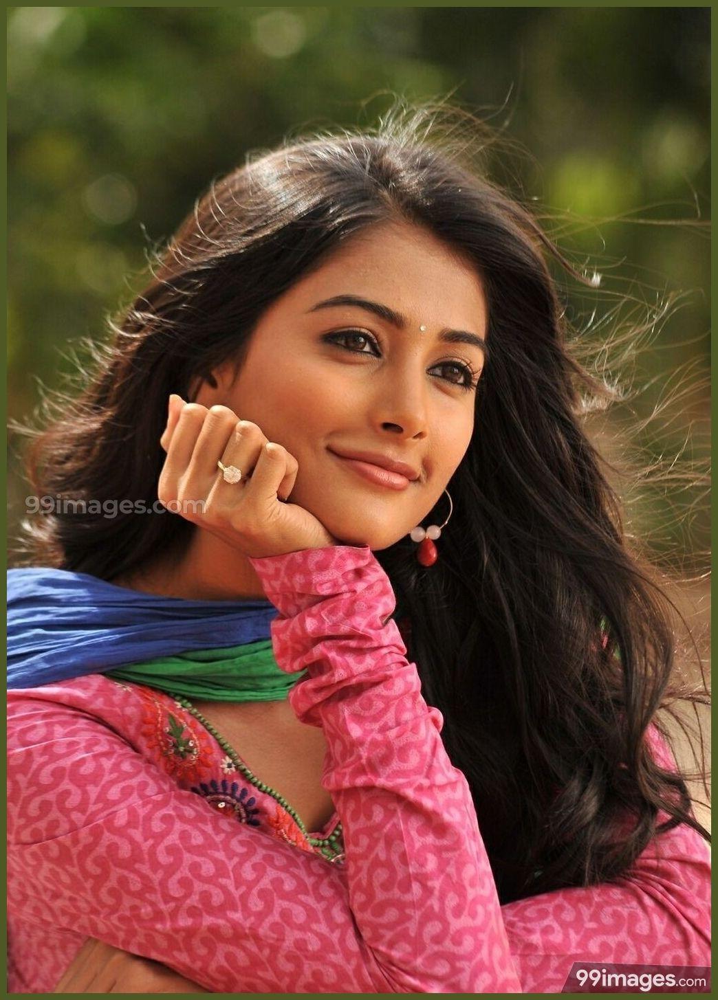 Pooja Hegde Wallpaper