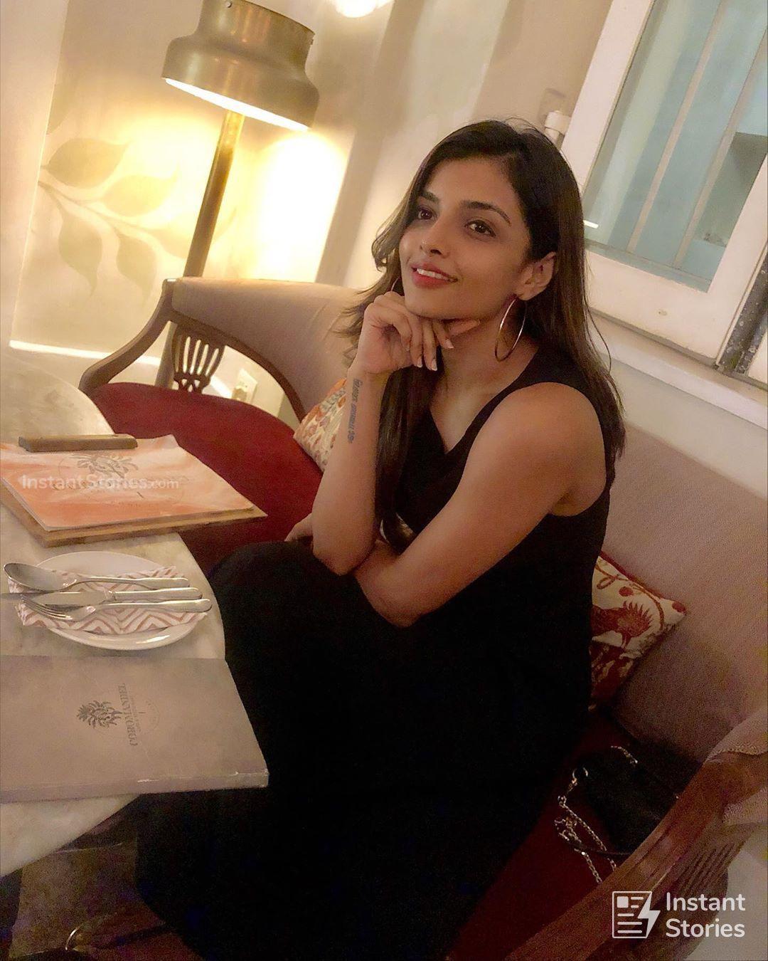 Ashna Zaveri Latest Hot HD Photo Wallpaper (1080p, 4k)