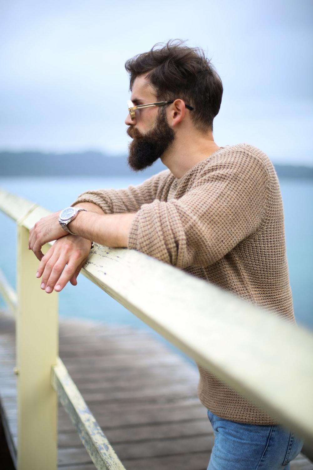 How to Trim & Shape a Beard Neckline