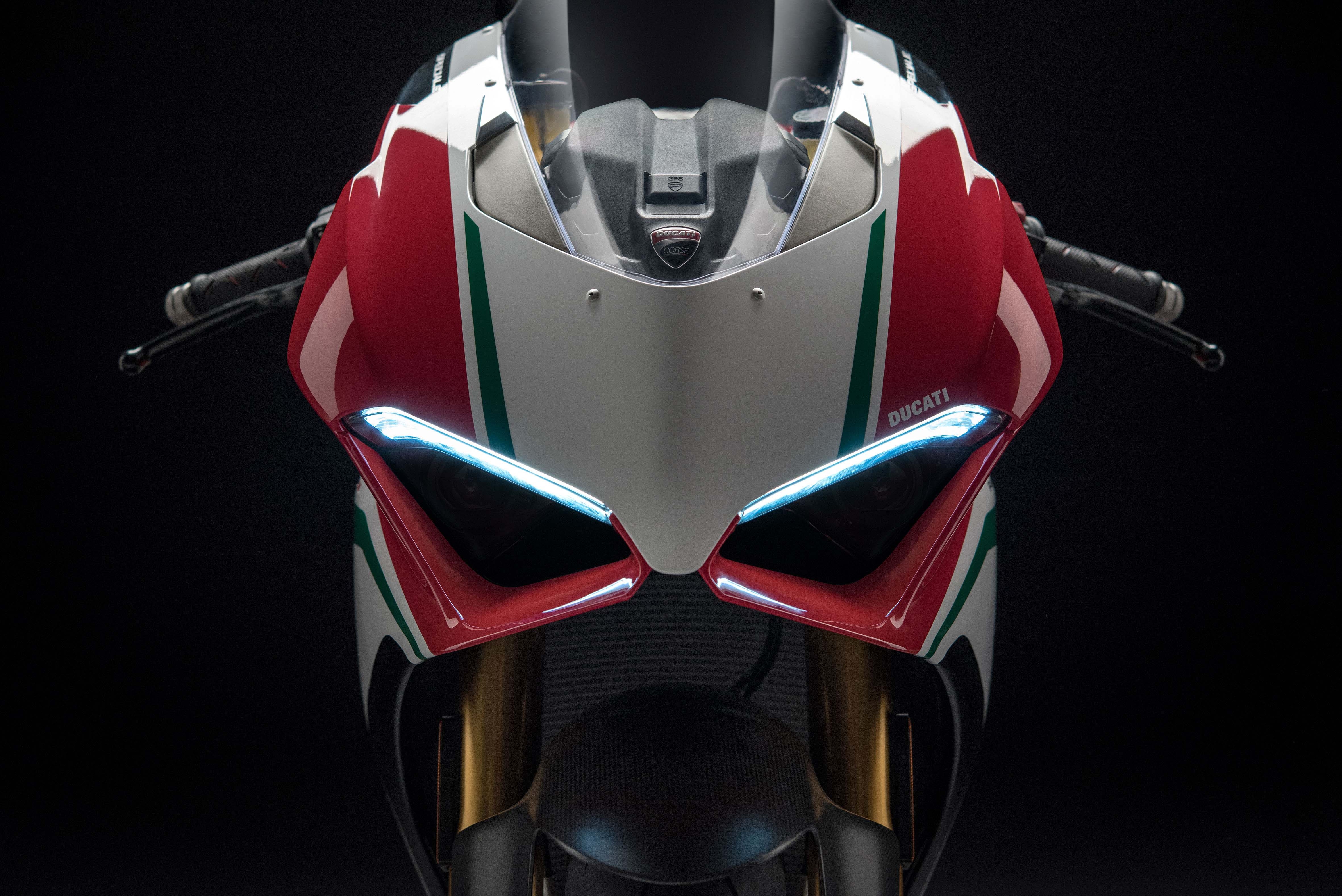 V 4л. Мотоцикл Ducati Panigale v4. Панигале в4. Дукати Panigale v4. Дукати Panigale 4.