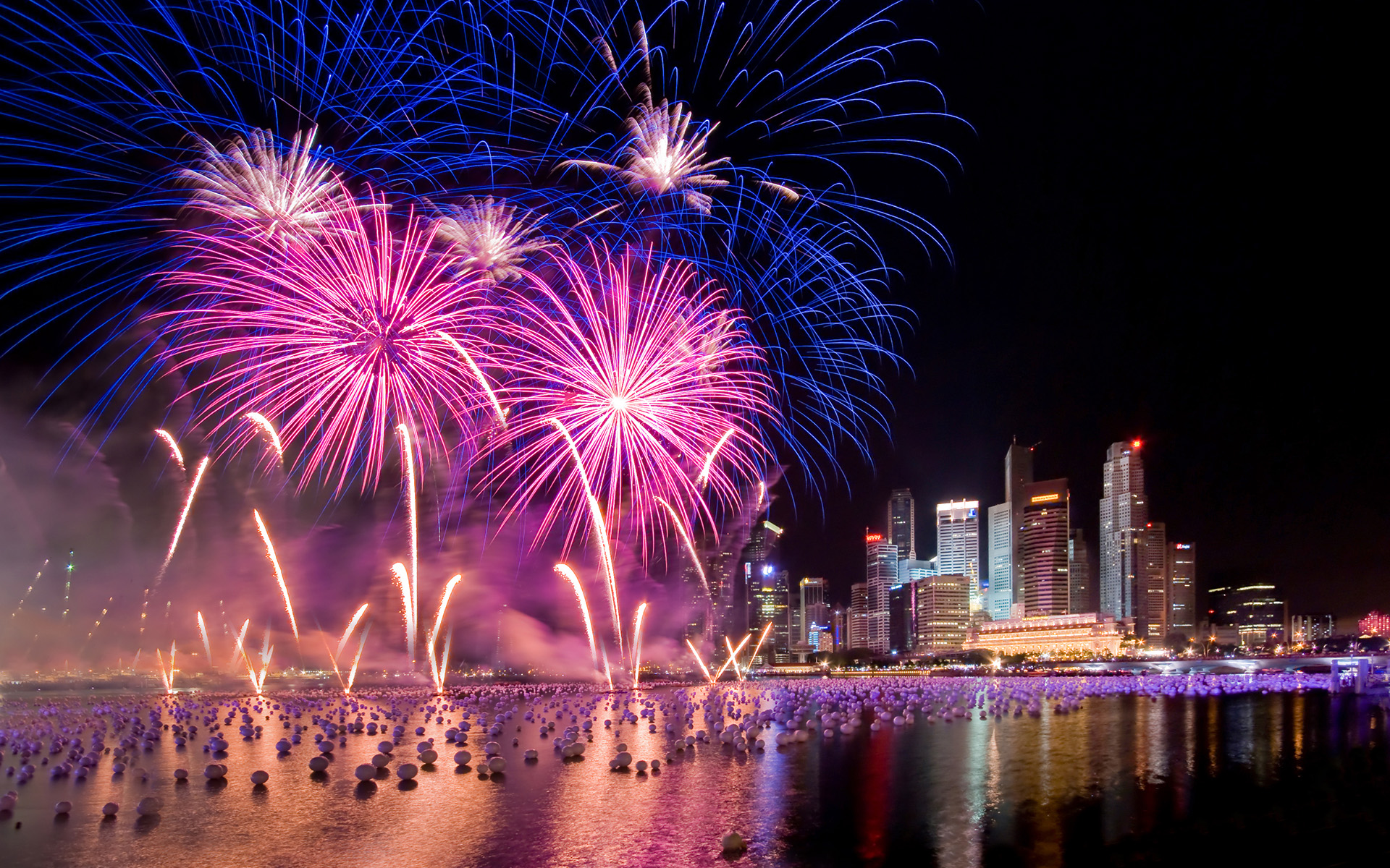 Fireworks on New Year's Eve, Singapore HD Wallpaper
