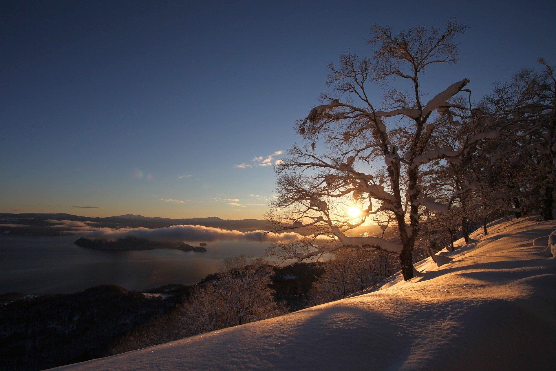 Sunrise on a Winter Morning in Japan HD Wallpaper