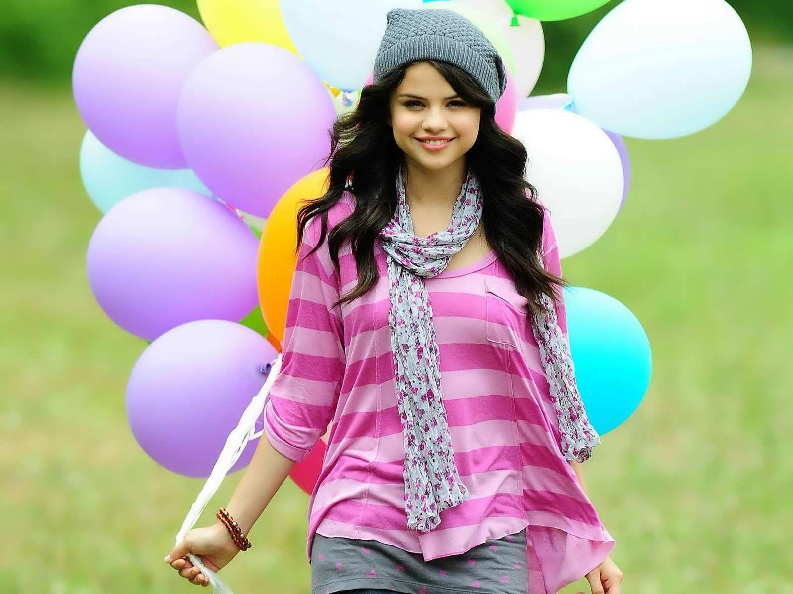 Gorgeous Selena Gomez Wallpaper Collectin in HD 1080p