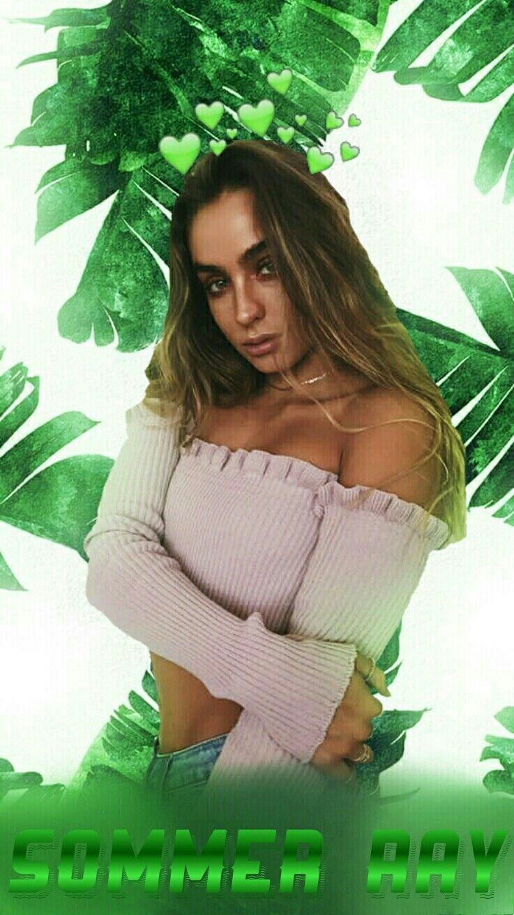 Sommer Ray iPhone Wallpaper! I love her ;) #SommerRay