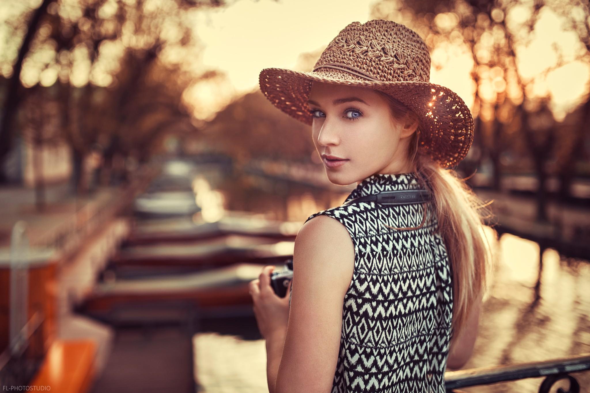 #portrait, #hat, #Eva Mikulski, #blonde, #looking at