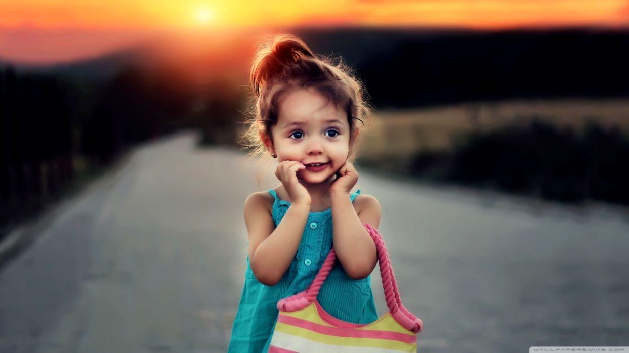 Cute Little Girl HD Wallpaper 1080P
