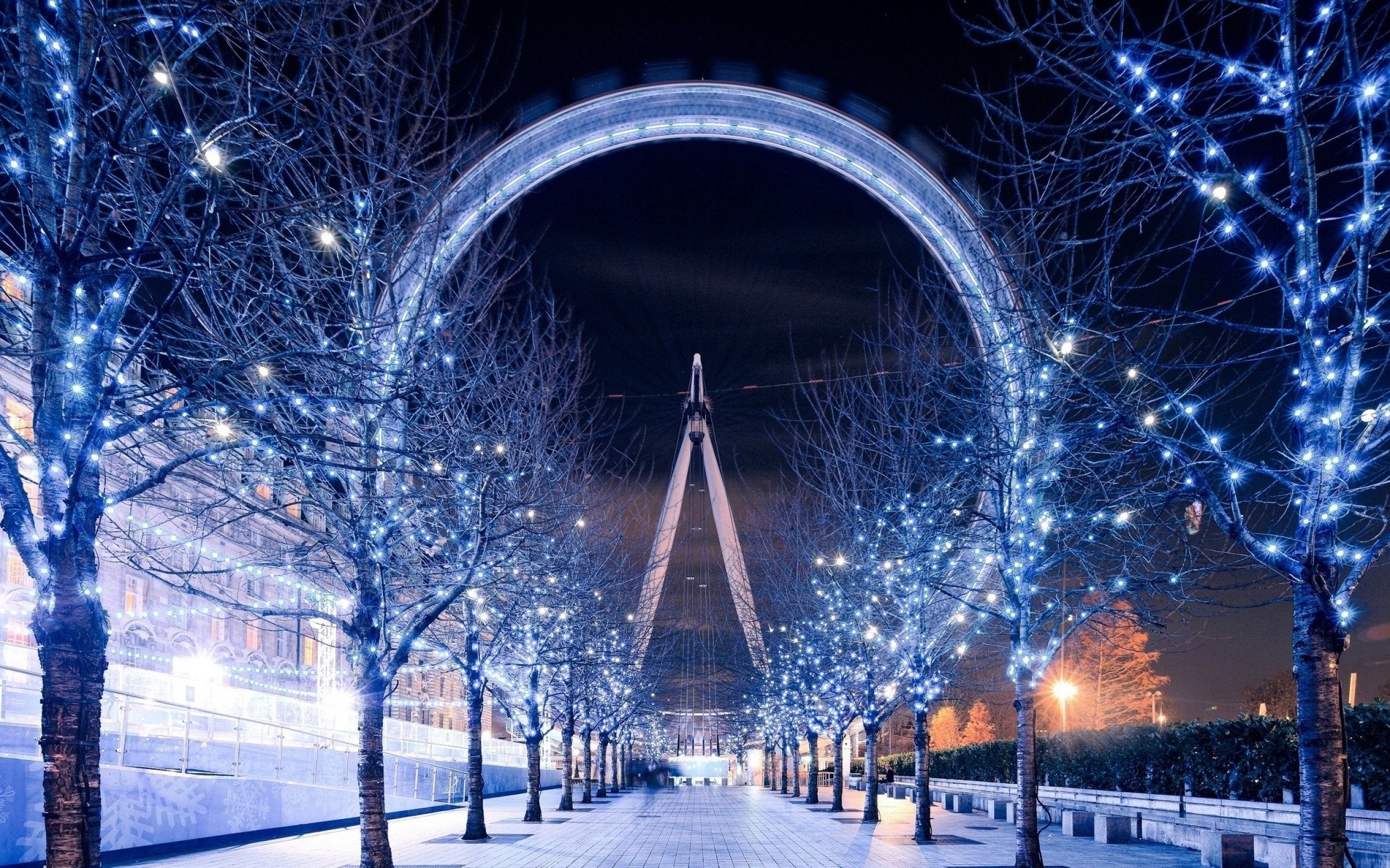 London eye in a winter time [2560x1440]