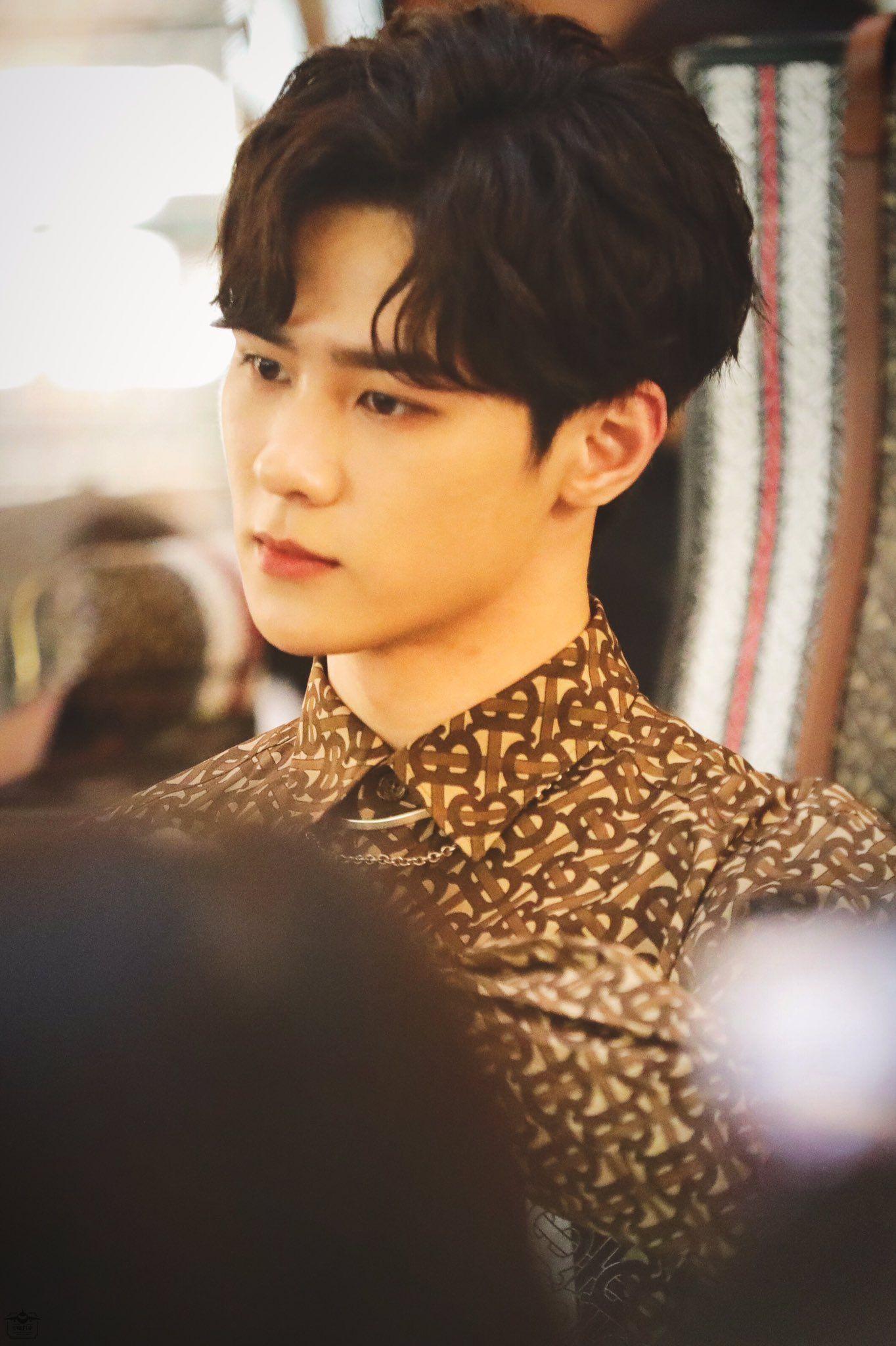 spacetap0101 - #威神 #威神V #WayV #WayV_KUN #쿤 #KUN #钱锟 //2019.06.19 Burberry活动. Nct kun, Nct, Nct 127