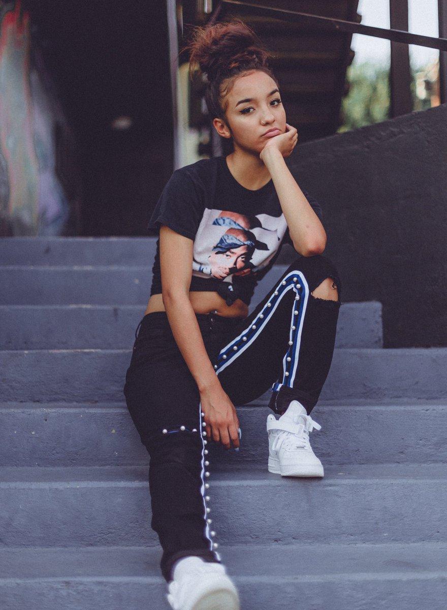 ✌