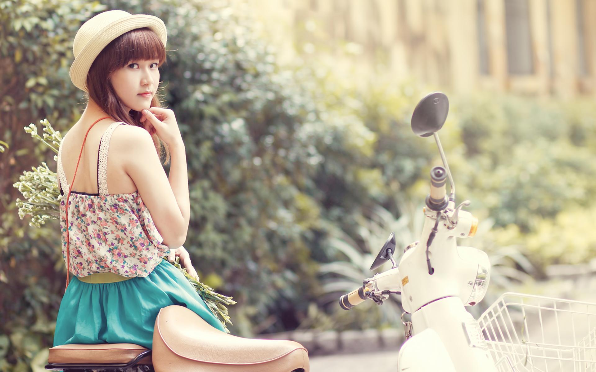 Cute And Beautiful Asian Girls Wallpaper Full HD Free Download