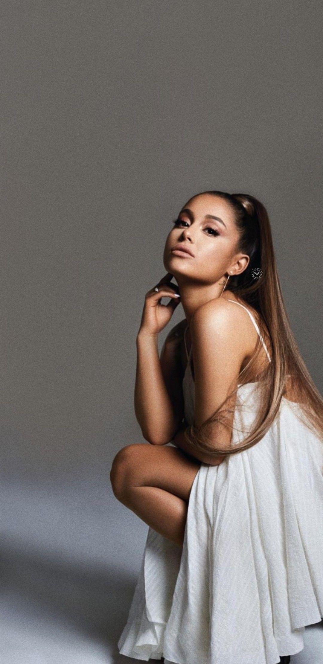 Ariana Grande 2019 Wallpaper
