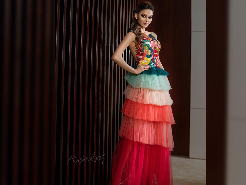 Urvashi Rautela Rautela New Dress, HD Wallpaper