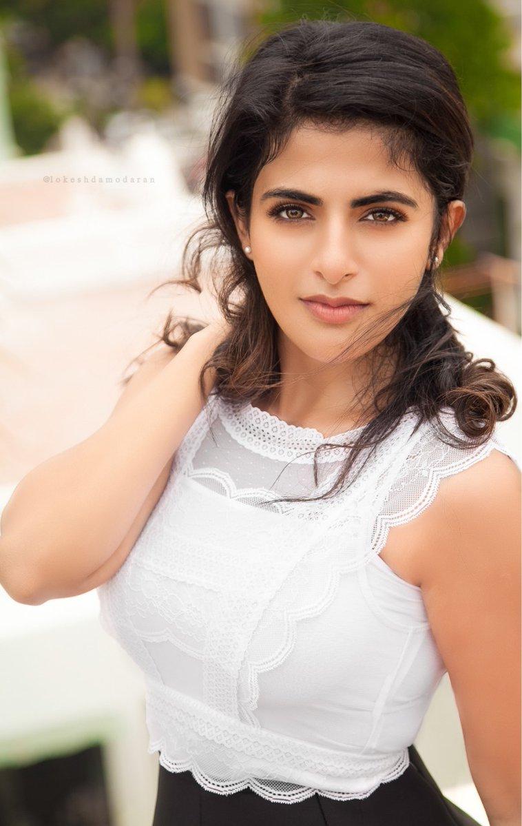 Iswarya Menon Photo, HD Image, Wallpaper, Latest