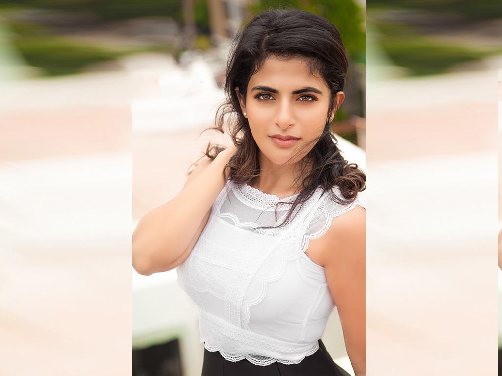 Iswarya Menon HQ Wallpaper. Iswarya Menon Wallpaper